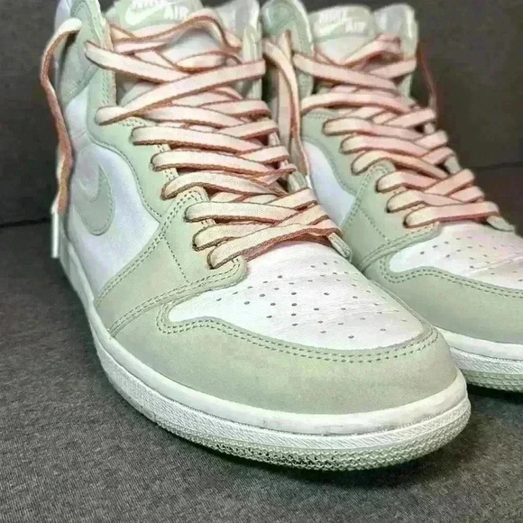 Like new Women’s Air Jordan 1 Retro High OG Seafoam CD0461-002 Women’s Sz 9.5 - Picture 6 of 13